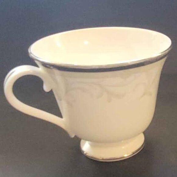 Waterford Brocade Teacups, Made Of Fine Bone China - Picture 1 of 11
